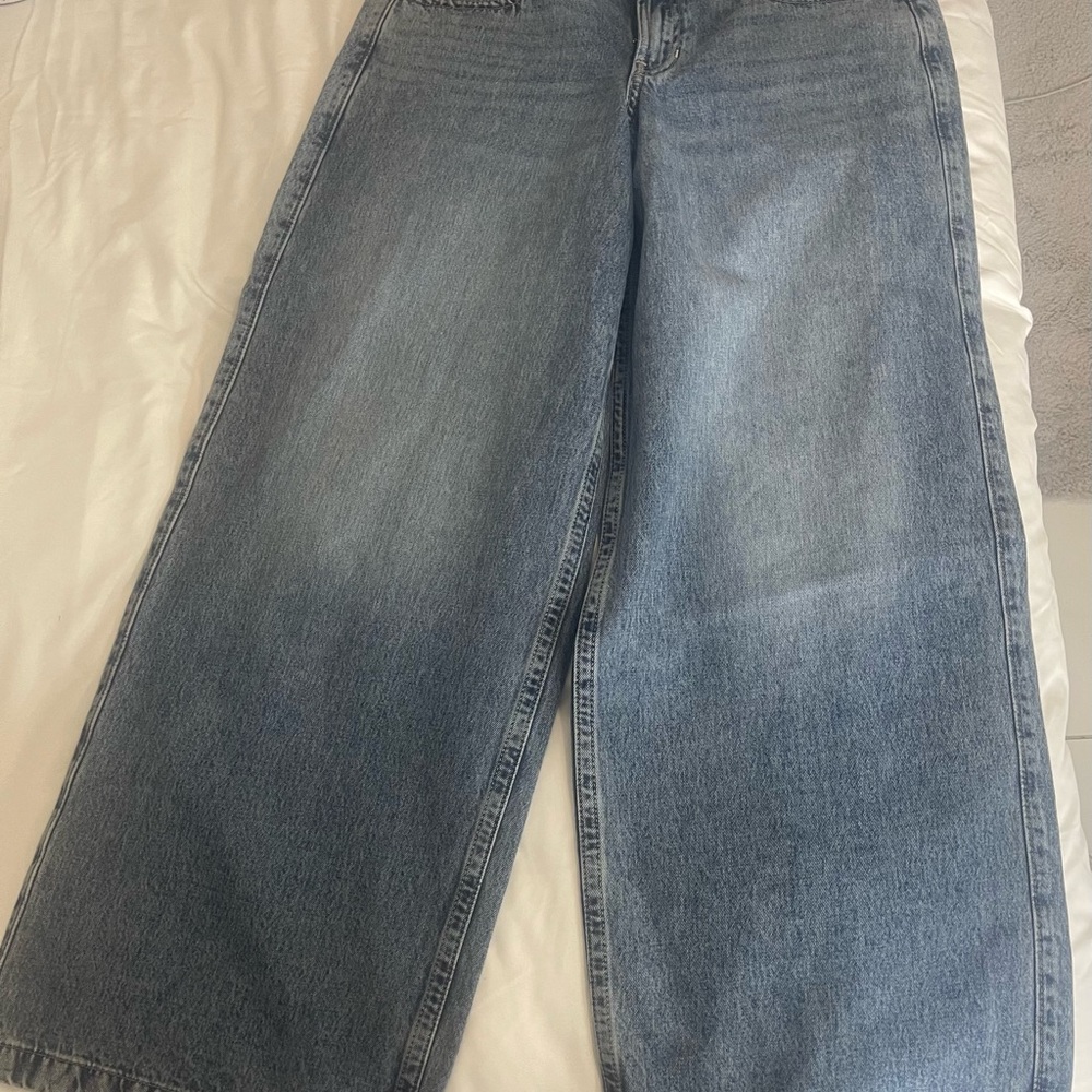 Holister Low Rise Super Baggy Jeans - Picture 4 of 6